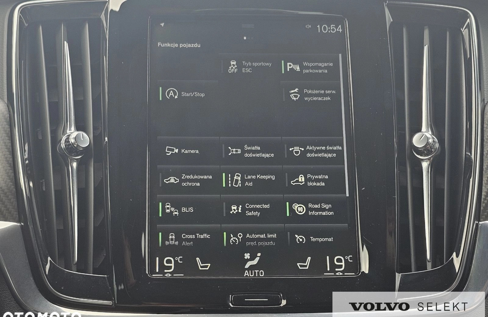 Volvo V90 Cross Country cena 169900 przebieg: 95200, rok produkcji 2018 z Toruń małe 667